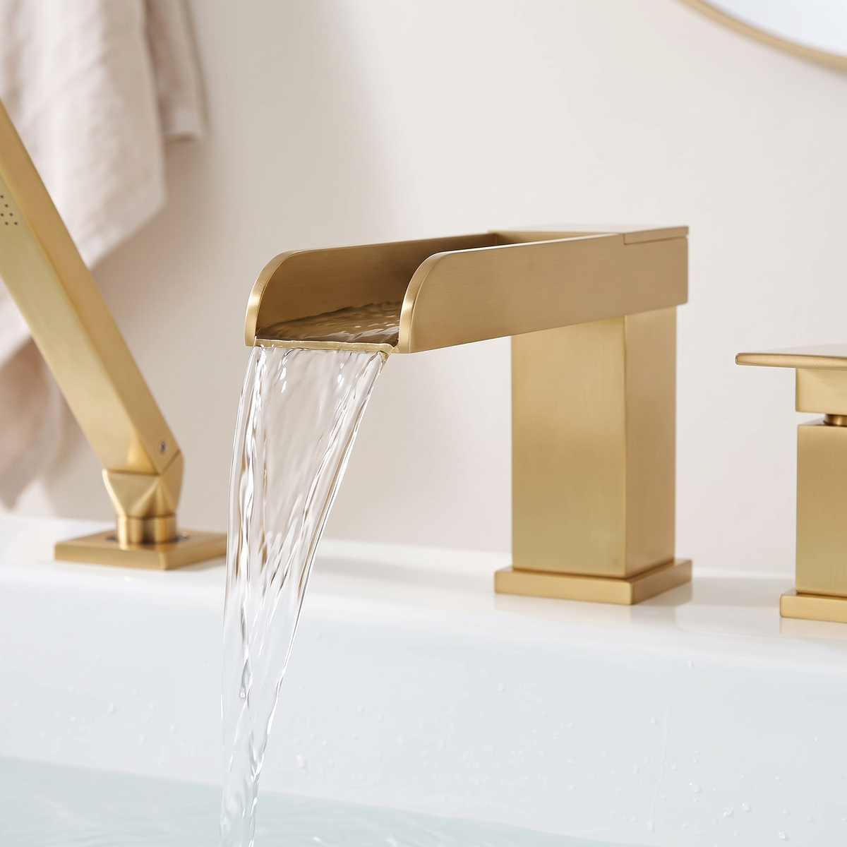 Chablis tub filler — waterfall detail